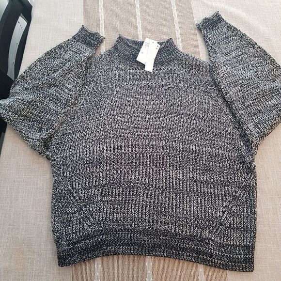 NWT ABOUND Nordstorm brand women's black sweater top, Size Medium - Picture 2 of 11